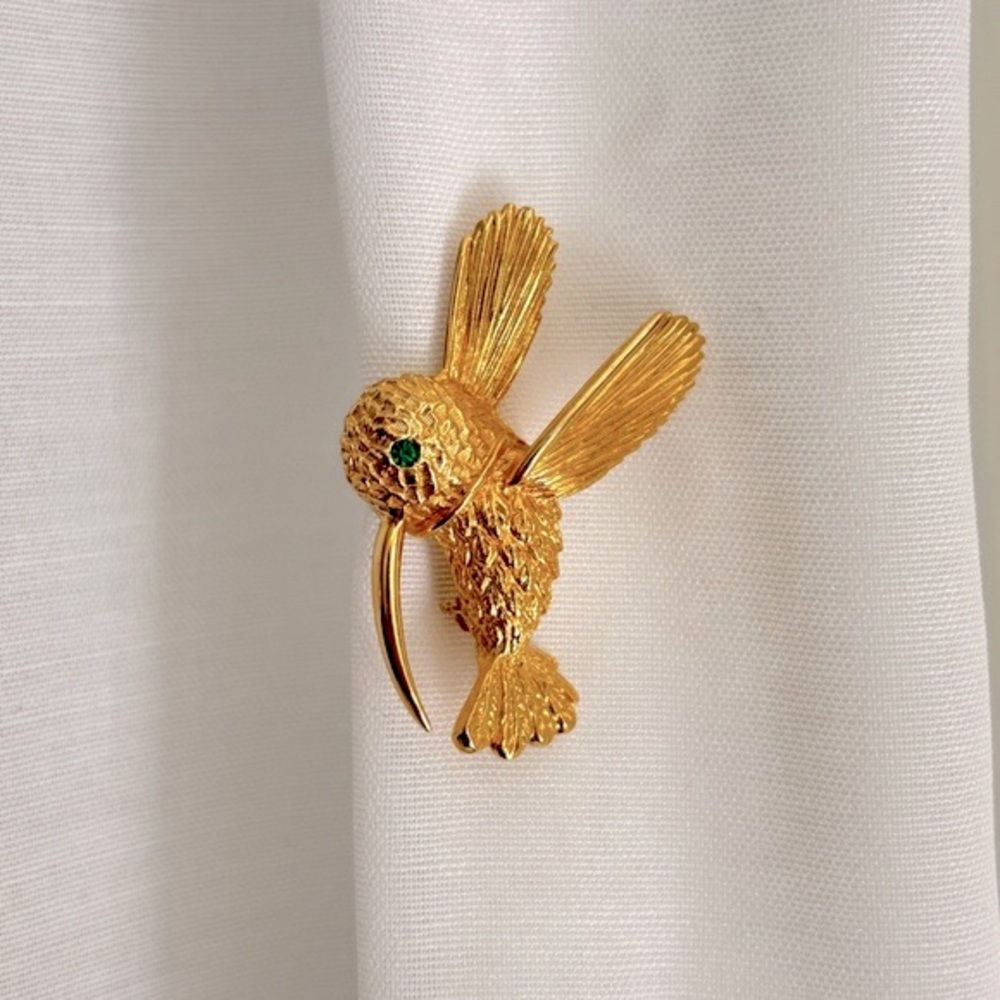 NWOT Hummingbird Brooch